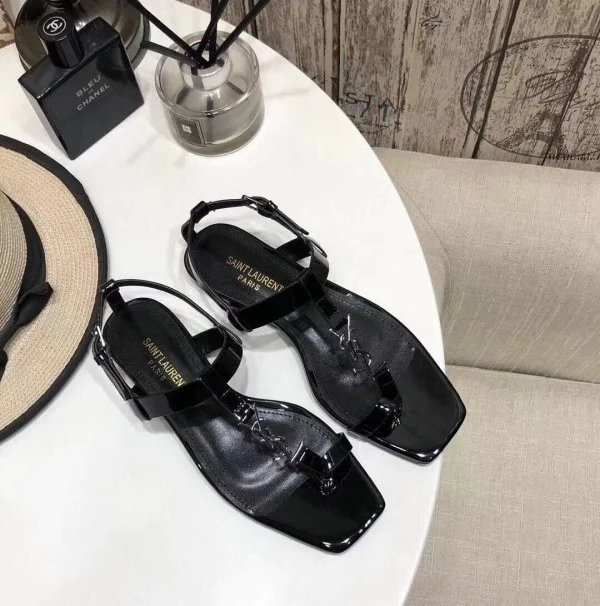 Replica YSL Fake Saint Laurent Cassandra Flat Sandals In Black Patent Leather 4